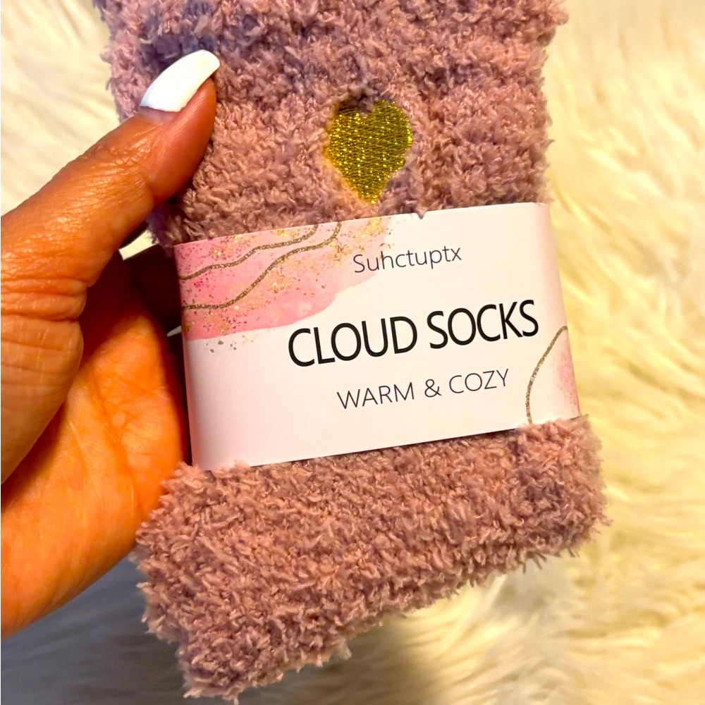Cozy Pink Cloud Socks with Gold Heart! Brand new!